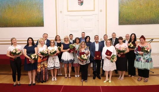 Köztisztviseklők köszöntése a városházán II. 