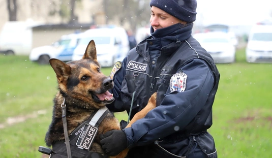 Rendőrségi kutyás képzés húsvéti tojáskereséssel  