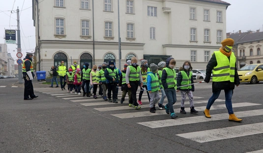 Közlekedésbiztonságról gyerekeknek 