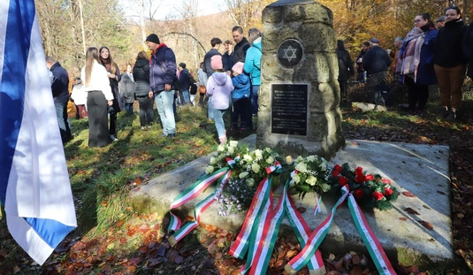 Emlékmű avatása Létrástetőn 