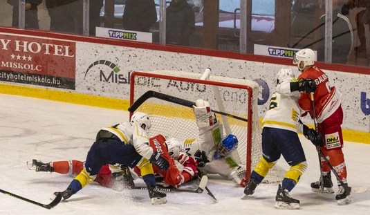 MAC-Újbuda - DVTK Jegesmedvék 7-4 