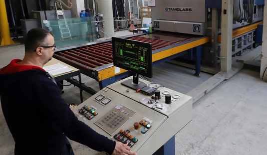 Gépsor átadás a Mályi Glass Kft.-nél 