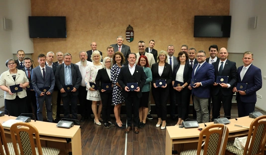 Átvette megbízólevelét Miskolc új polgármestere és a képviselőtestület 