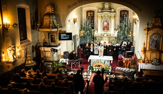 A Vándorok Együttes újévi koncertje a Matrinkertvárosi római katolikus templomban  