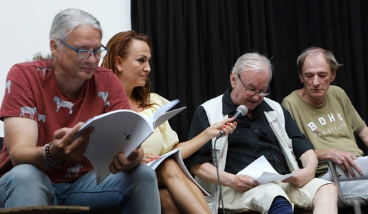 Mesék a dombról című kötet bemutatója a Helynekemben 