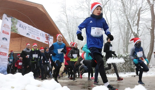 Avalon - Nomád jótékonysági Mikulás Futás 