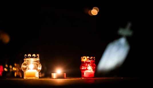 Mindenszentek estéje- Hámori temető és Szentpéteri kapui köztemető 