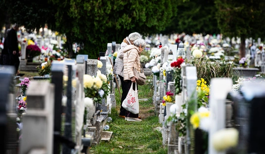 Mindenszentek napja- délelőtt a Szentpéteri kapui köztemetőben  