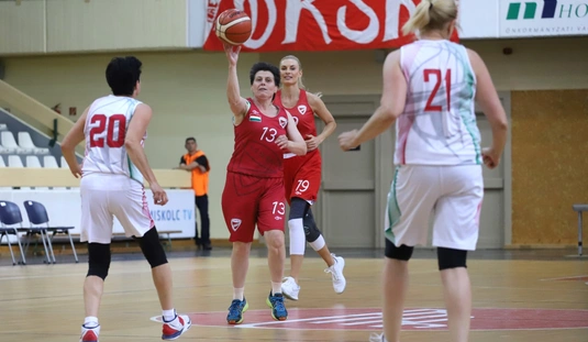 Miskolc kosárlabda ünnepe a sportcsarnokban 