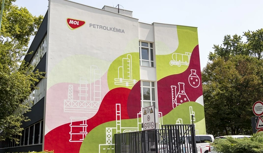 MOL Petrolkémia megújult Laborépületének átadó ünnepsége 