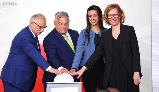 MOL Poliol Komplexum átadó 