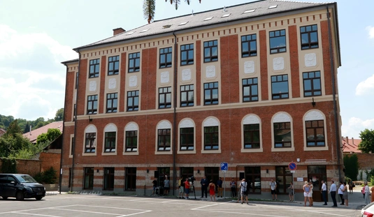 Átadták a Csengey utcai Művészeti Központot 