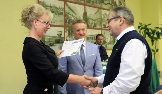 Az MVK balesetmentesen közlekedő járművezetőit köszöntötték 