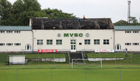 Elvitte a szél a Kubik tetejét 