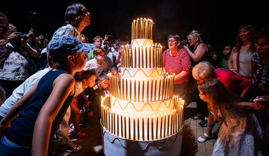  SZÍNHÁZ 200: Díszelőadás és ünnepi rendezvény a Szent István téren  