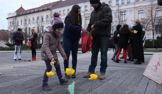Legyen Nőnap tüntetés testvérrendezvénye a Hősök terén 