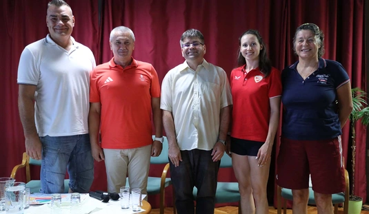 Olimpiai randevú a megyei könyvtárban 