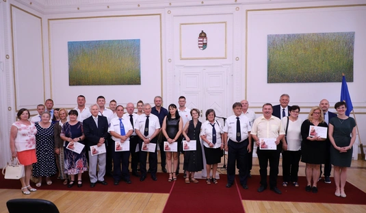 Önkéntes munkát végző szervezetek elismerése 