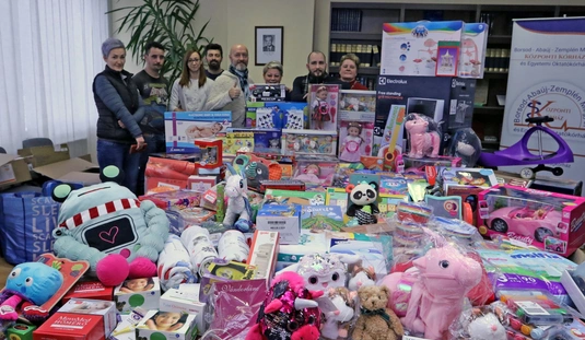 Osváth Tibor és barátai által összegyűjtött adományok kiosztása a GYEK-ben 