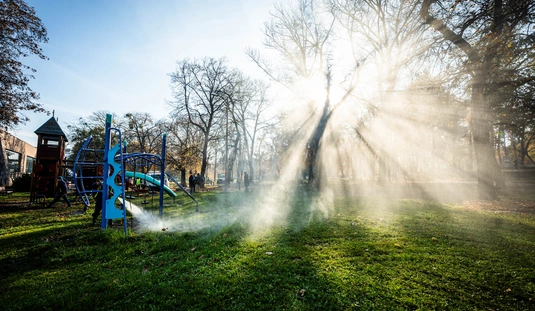 A Népkertben folytatódott az őszi nagytakarítás 