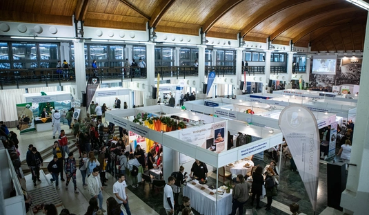 „Szabad a pálya” Pályaválasztási Kiállítás a Miskolci Egyetem Díszaulájában 