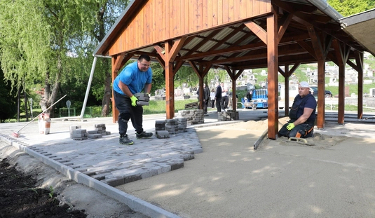 Felújítják a perecesi ravatalozót 