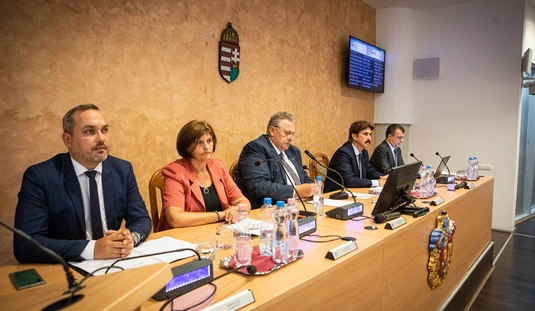 Rendívüli közgyűlés 