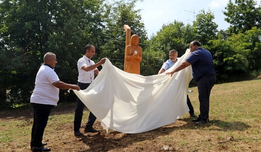 Roma Holokauszt emlékmű avatás 