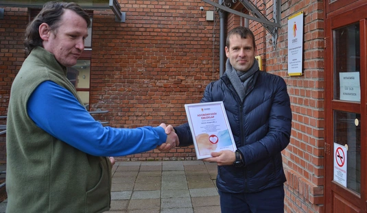 Adományátadás a Szimbiózis Alapítványnál 