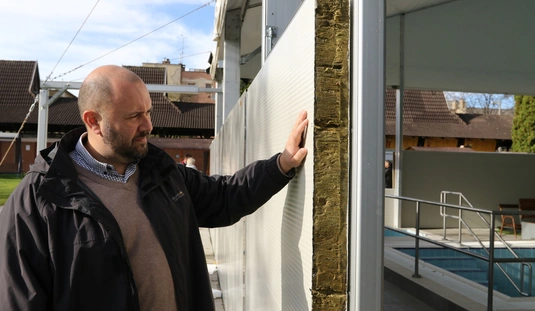 Téliesítés a Selyemréti Strandfürdőben 