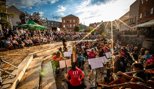 Aperitif: a Miskolci Szimfonikus Zenekar koncertje a Szinva teraszon 