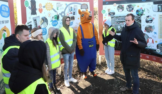 Tanösvény és szabadtéri közösségi tér átadása a MIReHuban 