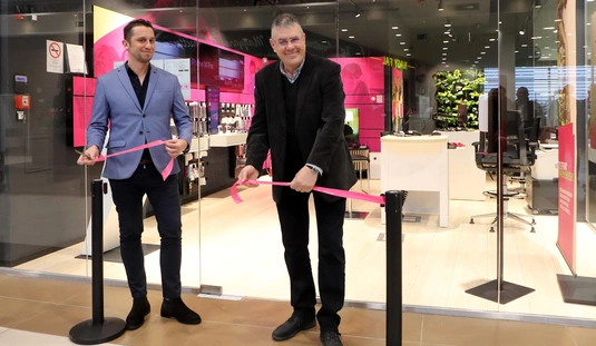 Telekom üzletnyitás az Auchanban 