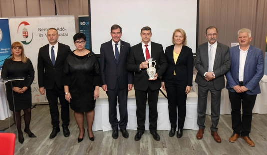 TOP 100 gazdasági díj átadása 