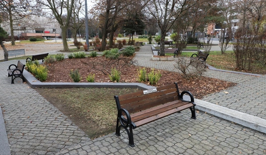 Megújult a Tudomány és Technika Háza előtti park 