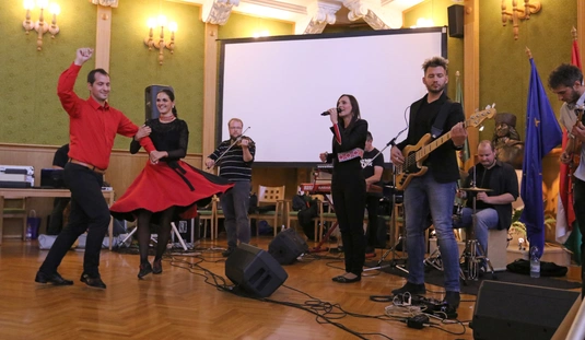 Ünnepi közgyűlés a Megyeházán 