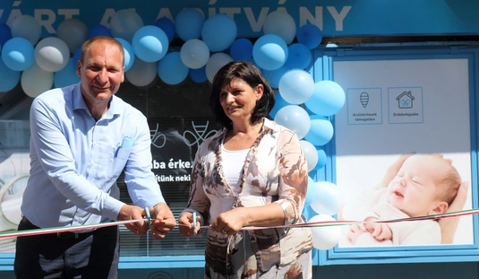 Várva Várt Alapítvány megnyitó ünnepség 