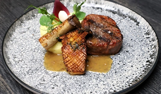 Acéllábos a Villa Amerikában 