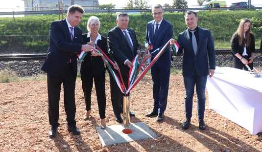  Y-híd alapkőletétel 