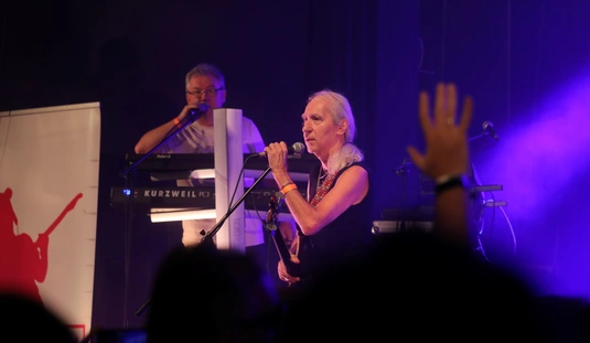 Zártosztály + bakancsos Edda-tagok-koncert 