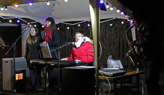 Évbúcsúztató Lakótelepi Zenélés a Dália utcában 