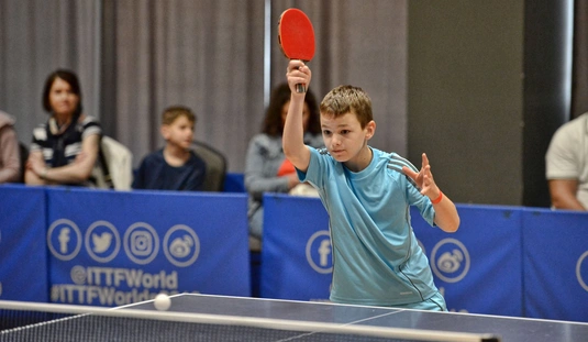 Jótékonysági asztalitenisz verseny