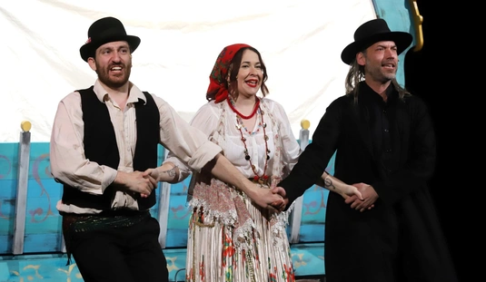 Népek meséi: A nap gyermekei a Csodamalom Bábszínházban 