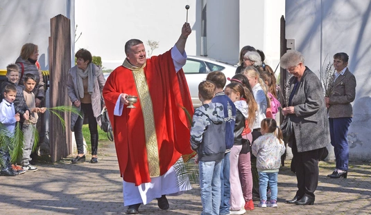 Diósgyőri katolikus templom, barkaszentelés 