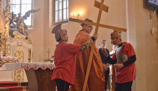 Diósgyőri katolikus templom, passiójáték 