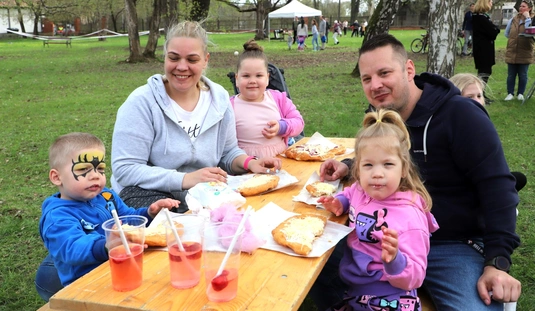 Hejőcsabai Tavaszköszöntő a Gárdonyi Parkban 