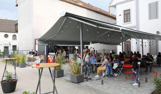 A Miskolci Soho fröccsterasza