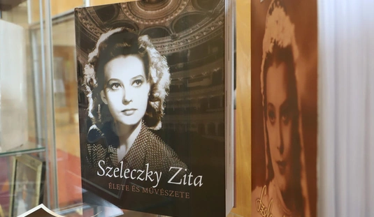 Szeleczky Zita kiállítás a II. Rákóczi Ferenc Könyvtárban