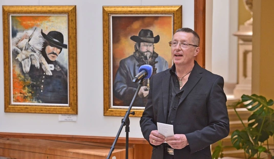 Aukció a Zenepalotában