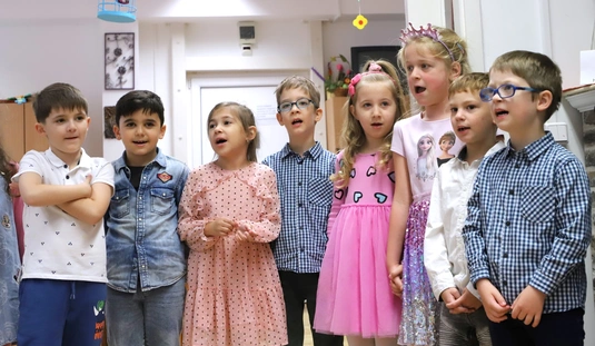 Az Eszterlánc óvoda anyák napi műsora